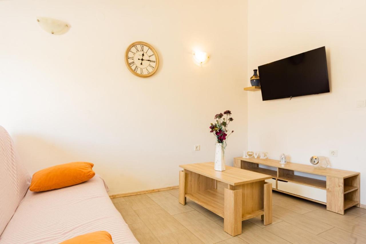 Magdalena With Mountain And Seaview Apartment Metajna Room photo