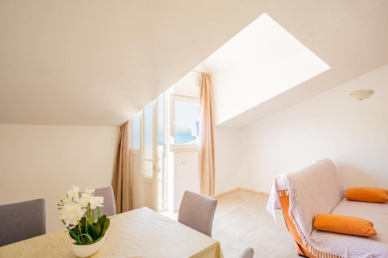 Magdalena With Mountain And Seaview Apartment Metajna Room photo
